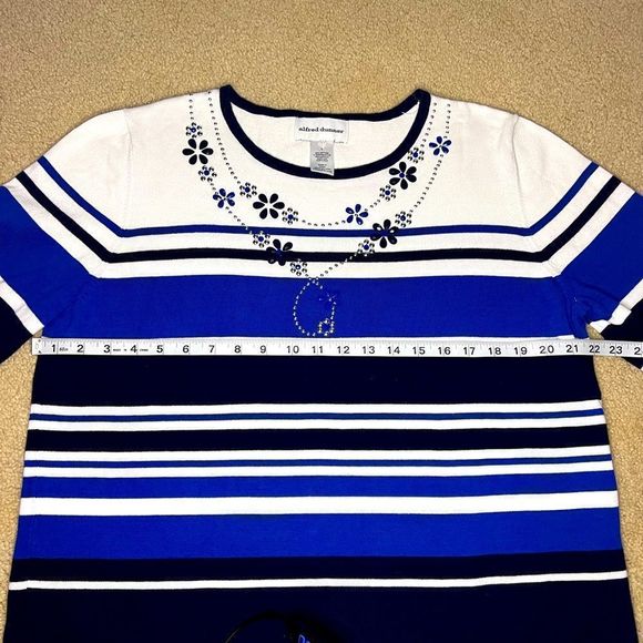 Alfred Dunner Embellished Neckline Top- Royal, Navy, and White- Size Large - Picture 5 of 7